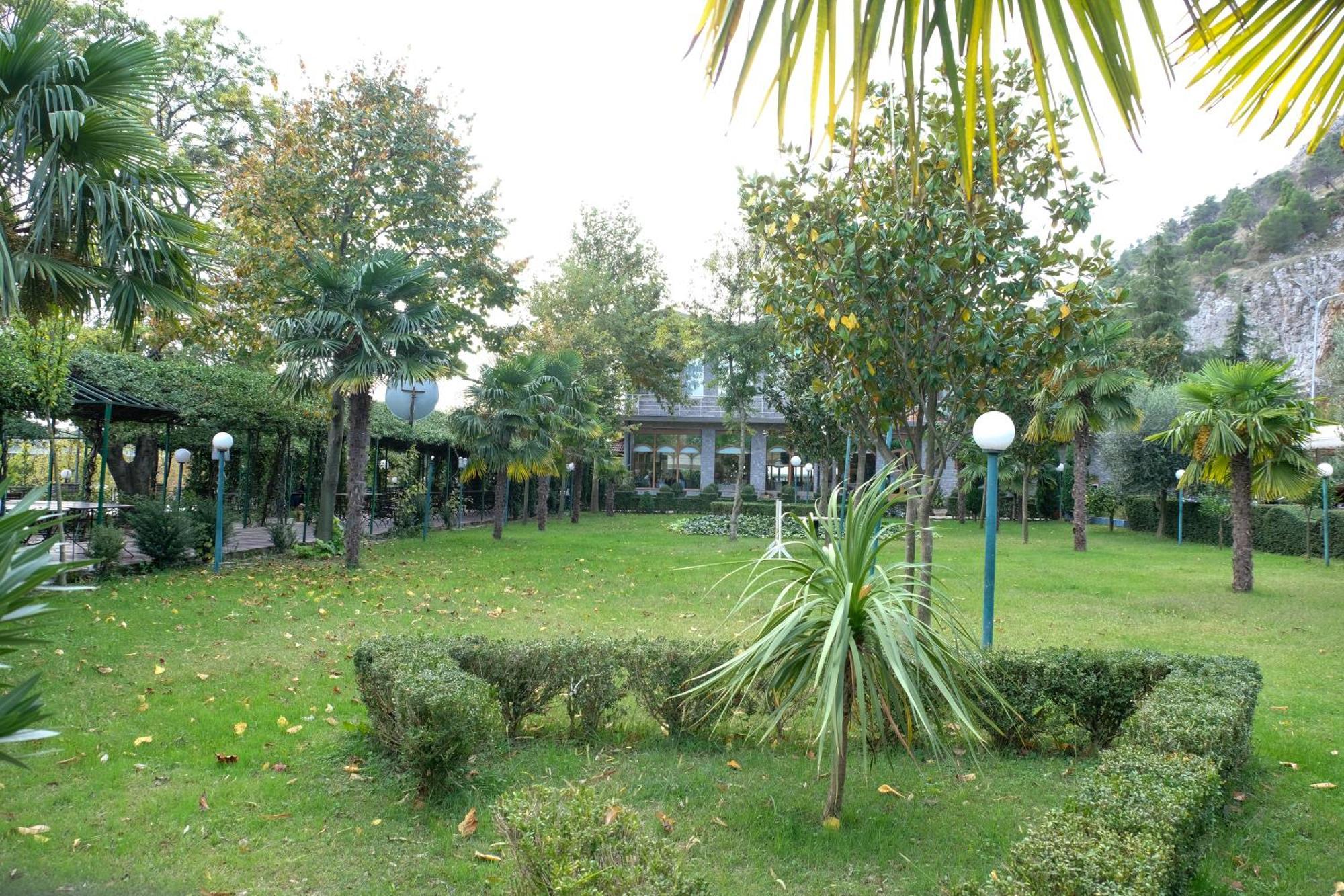 Buna Park Hotel Shkodër Extérieur photo