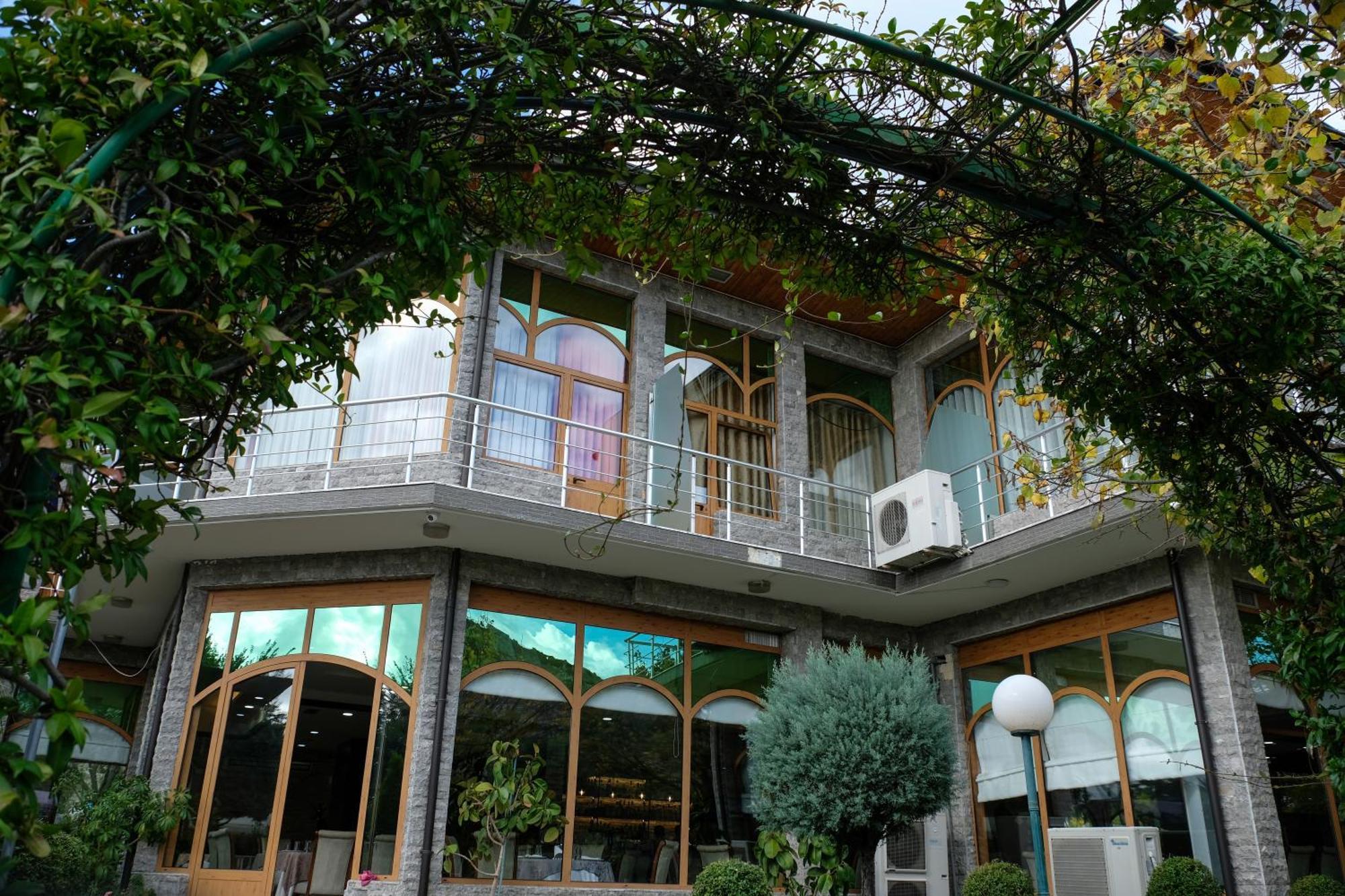 Buna Park Hotel Shkodër Extérieur photo
