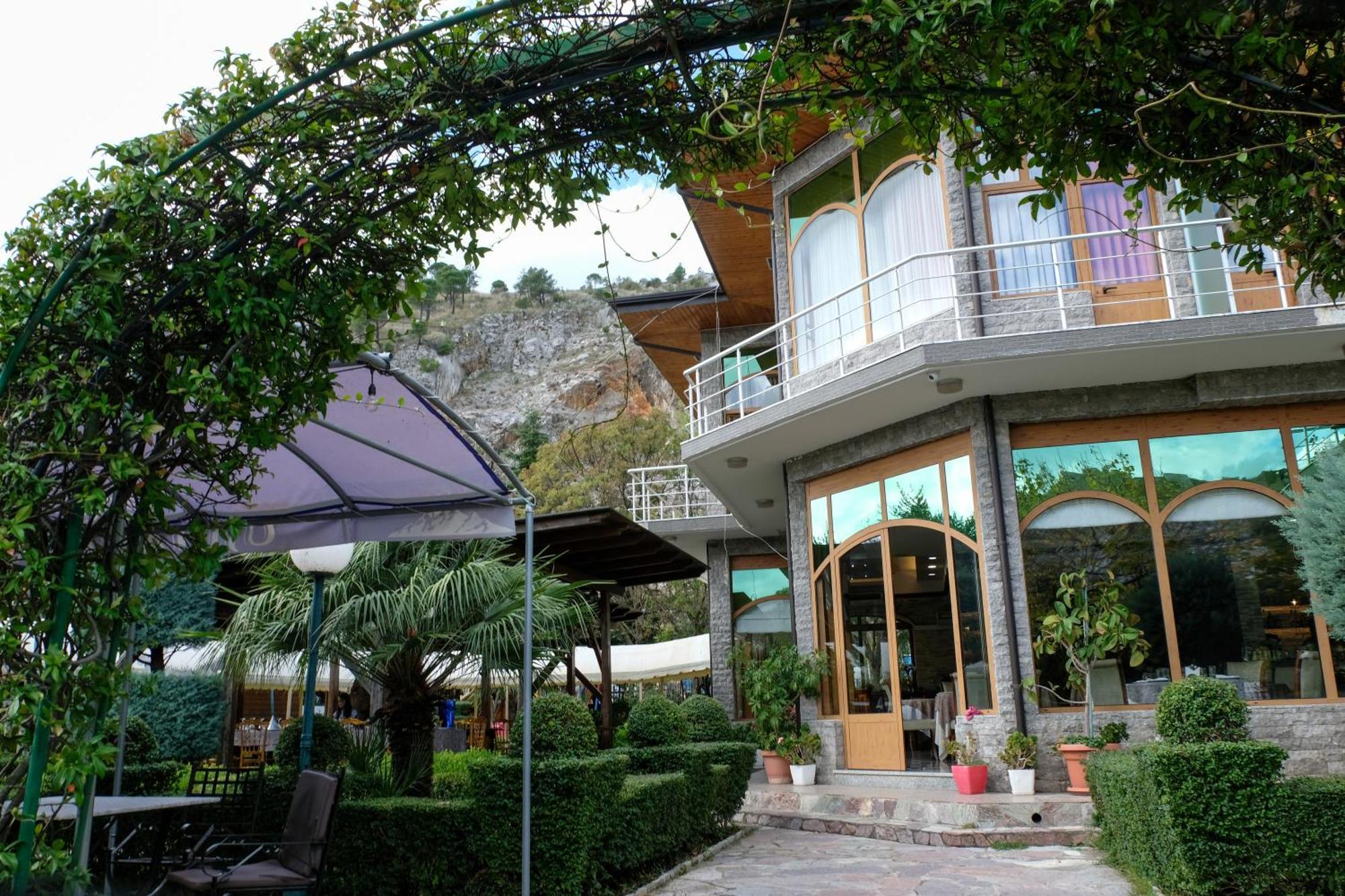 Buna Park Hotel Shkodër Extérieur photo