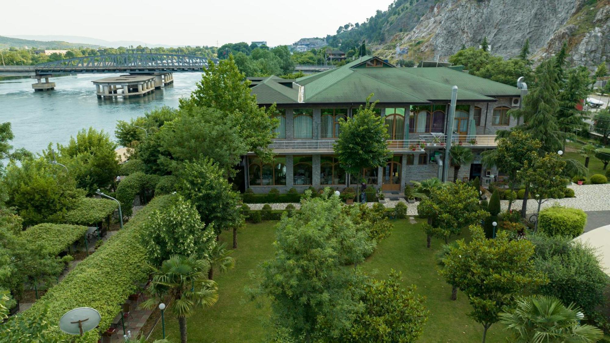 Buna Park Hotel Shkodër Extérieur photo