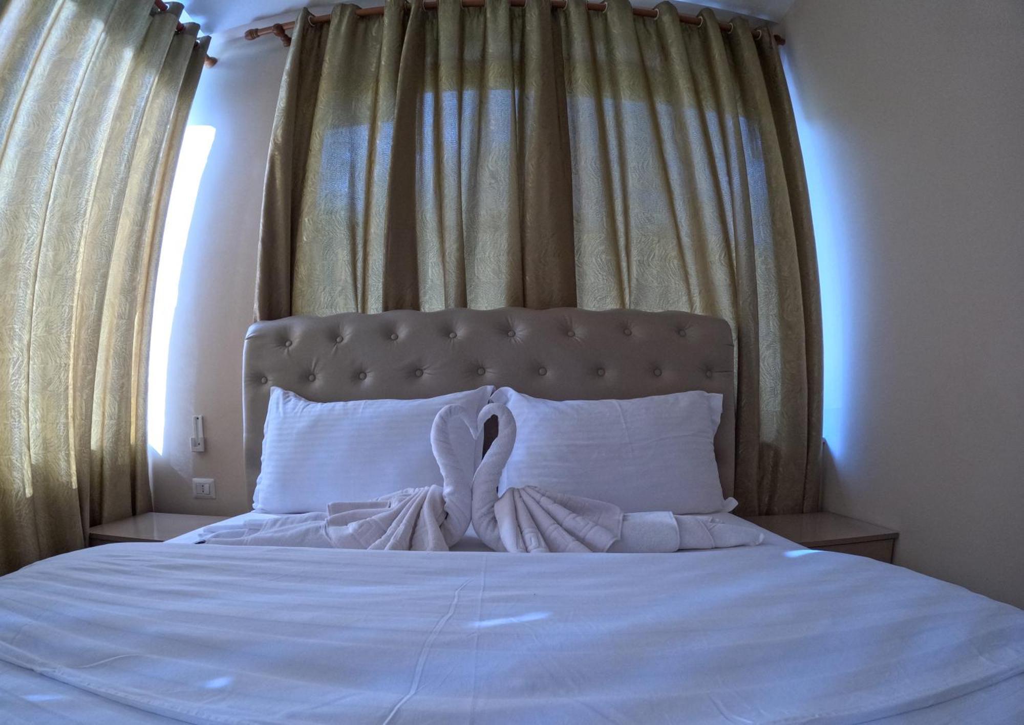 Buna Park Hotel Shkodër Extérieur photo