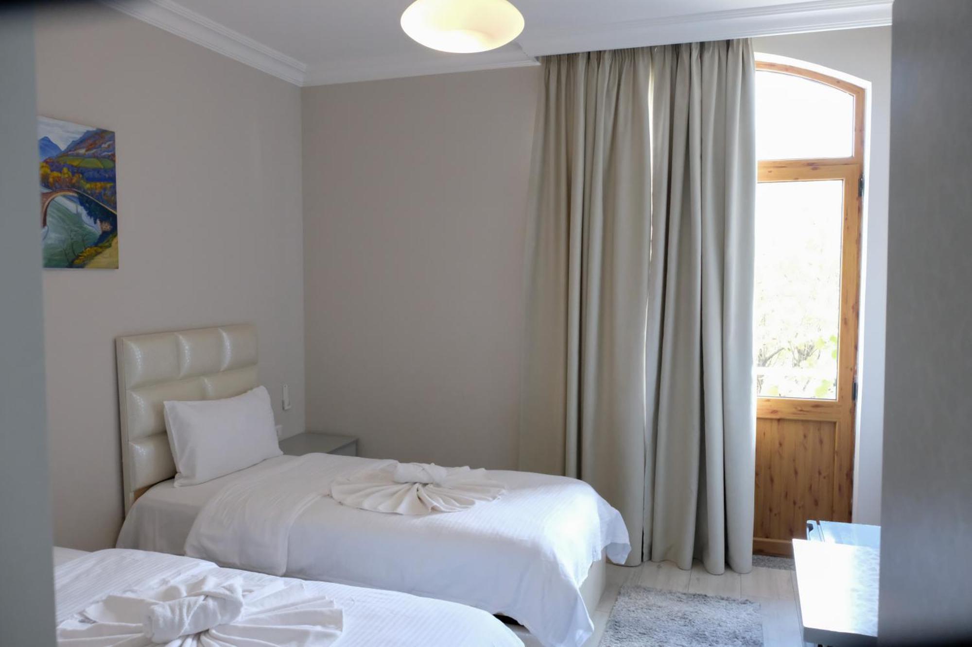 Buna Park Hotel Shkodër Extérieur photo
